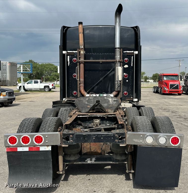 image for item OI9248 2009 Kenworth T600 semi truck