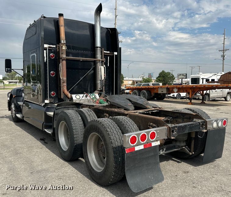 image for item OI9248 2009 Kenworth T600 semi truck