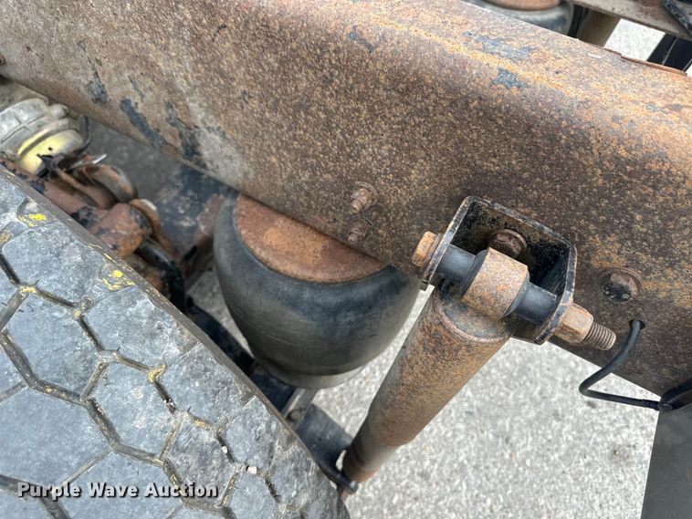 image for item OI9248 2009 Kenworth T600 semi truck