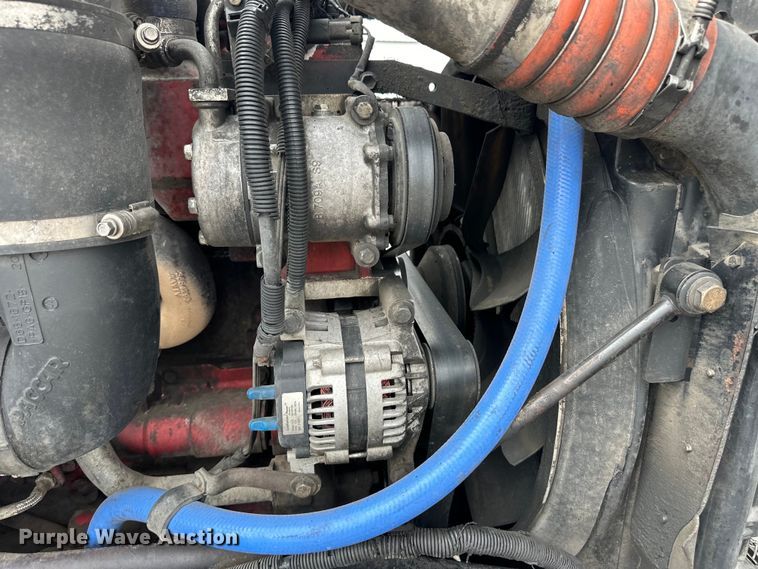 image for item OI9248 2009 Kenworth T600 semi truck