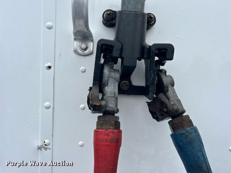 image for item OI9566 1999 International  9100 semi truck