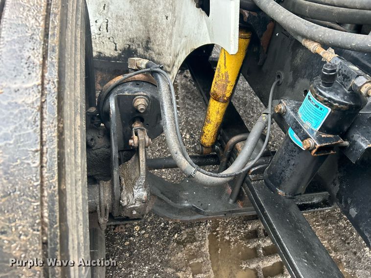 image for item OI9566 1999 International  9100 semi truck