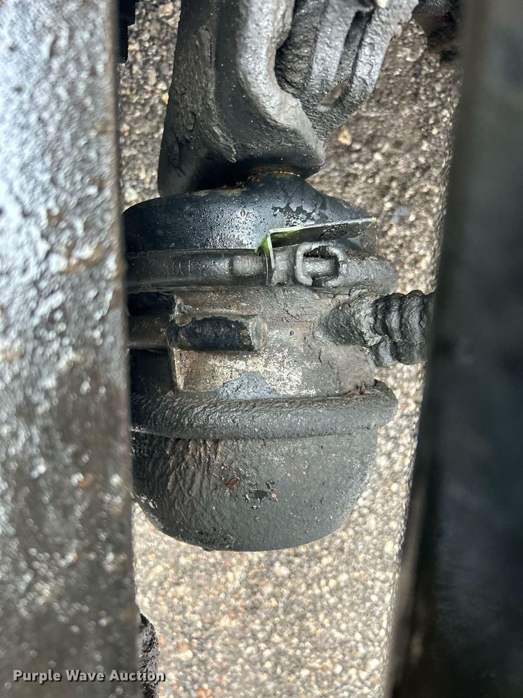 image for item OI9566 1999 International  9100 semi truck