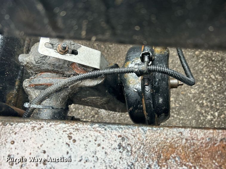 image for item OI9566 1999 International  9100 semi truck