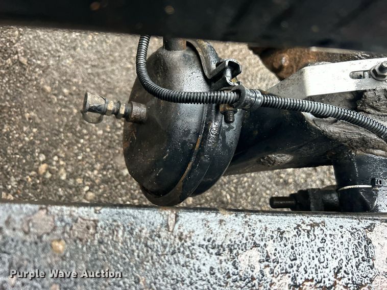 image for item OI9566 1999 International  9100 semi truck