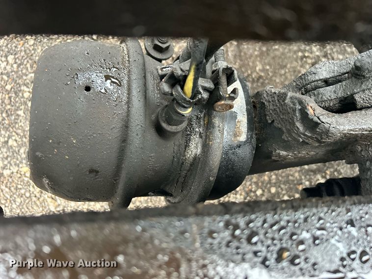 image for item OI9566 1999 International  9100 semi truck