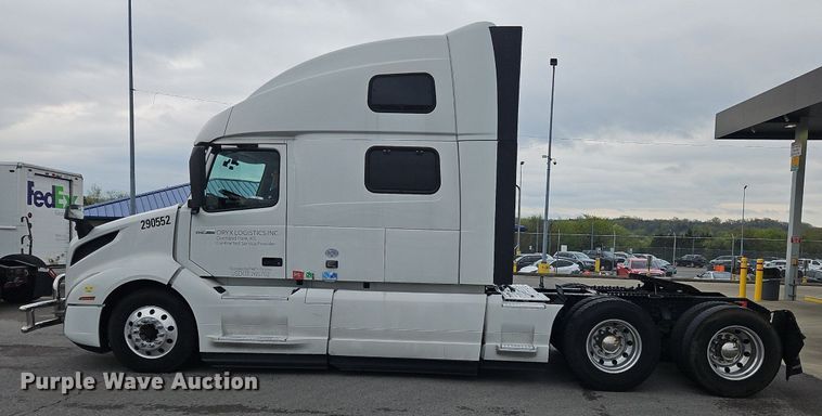 image for item OK9862 2020 Volvo  VNL semi truck
