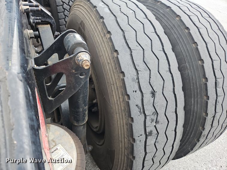 image for item OK9862 2020 Volvo  VNL semi truck