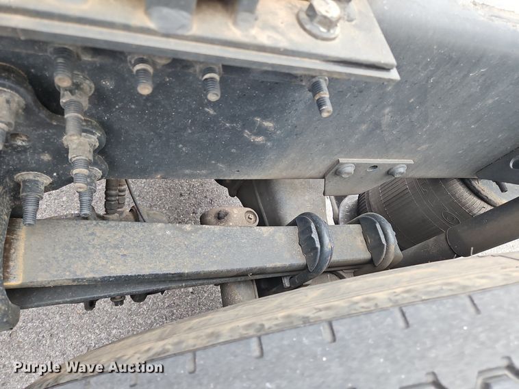 image for item OK9862 2020 Volvo  VNL semi truck