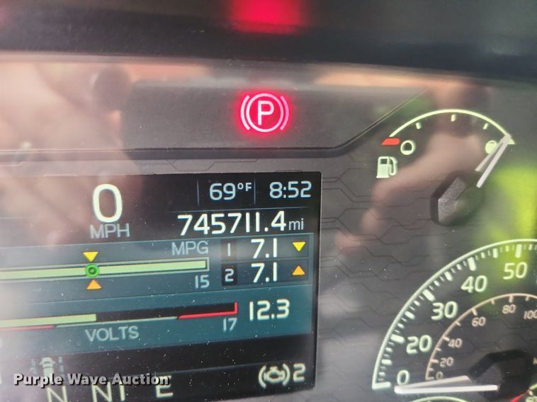 image for item OK9862 2020 Volvo  VNL semi truck