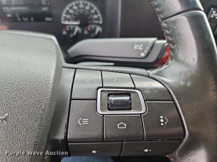 image for item OK9862 2020 Volvo  VNL semi truck