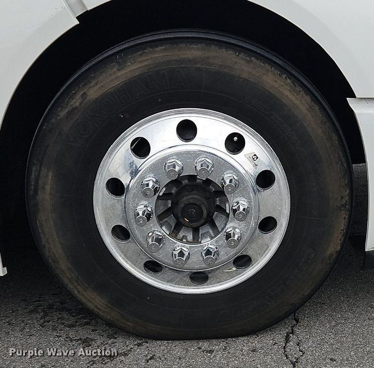 image for item OK9862 2020 Volvo  VNL semi truck