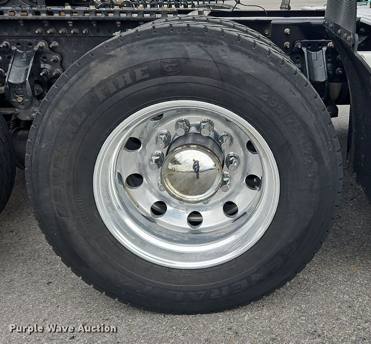 image for item OK9862 2020 Volvo  VNL semi truck