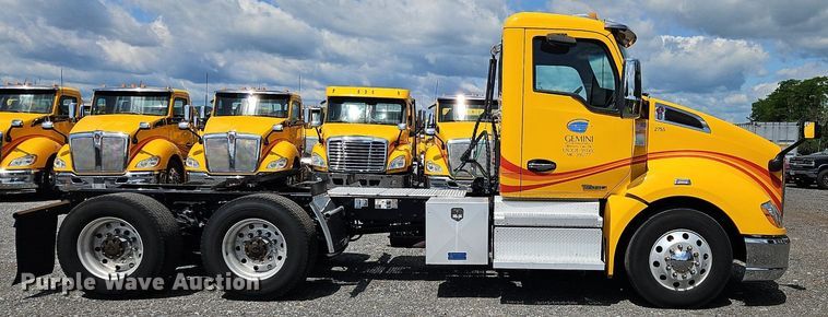 image for item OK9899 2020 Kenworth  T680 semi truck