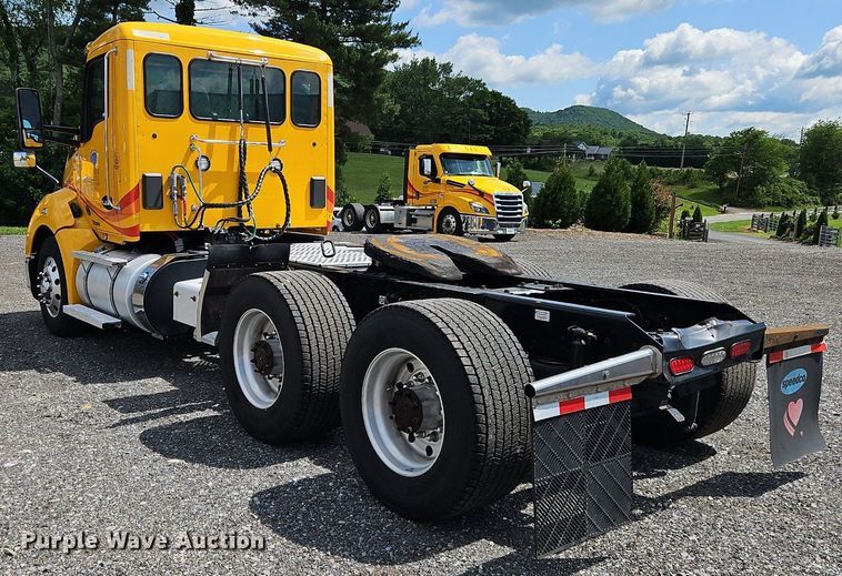 image for item OK9899 2020 Kenworth  T680 semi truck