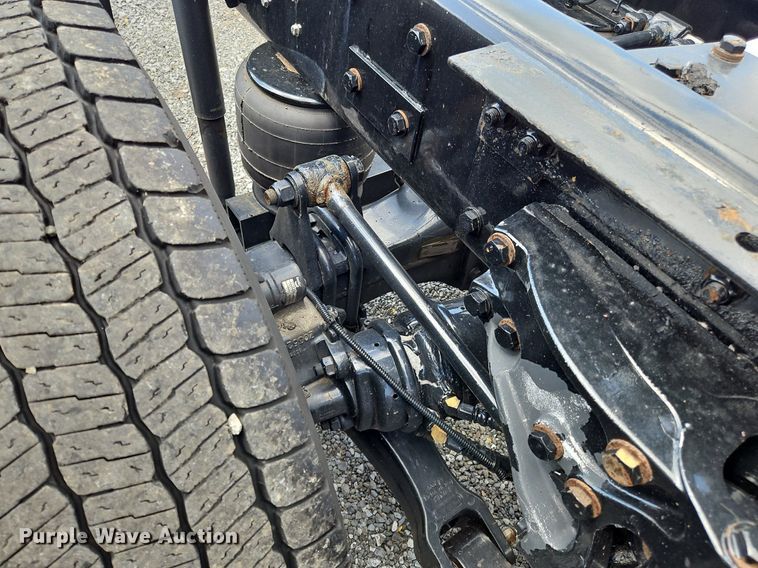 image for item OK9899 2020 Kenworth  T680 semi truck