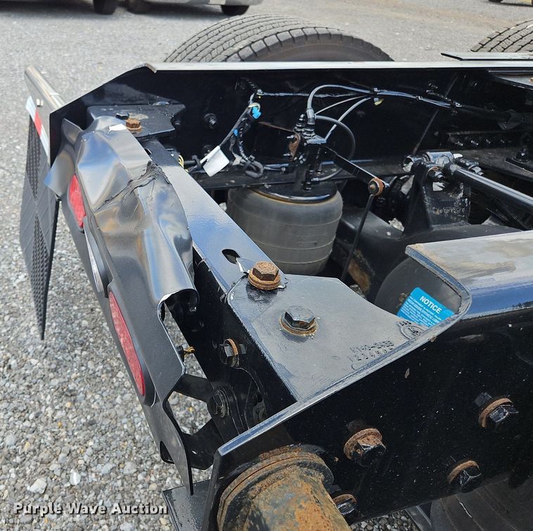 image for item OK9899 2020 Kenworth  T680 semi truck