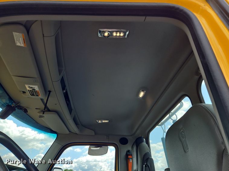 image for item OK9899 2020 Kenworth  T680 semi truck