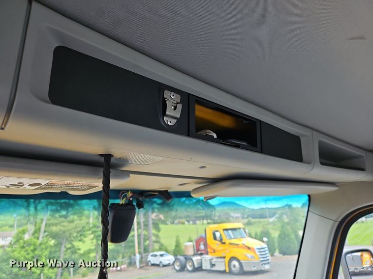 image for item OK9899 2020 Kenworth  T680 semi truck