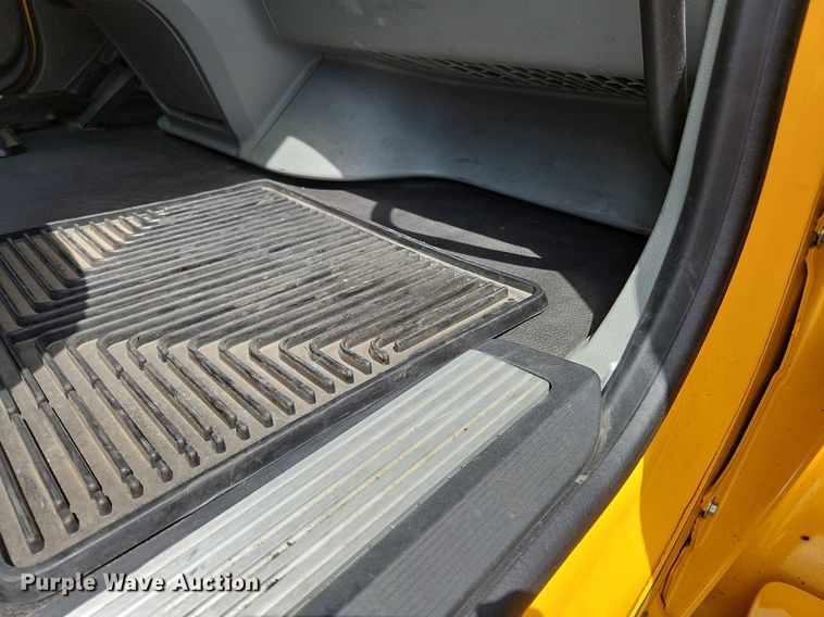 image for item OK9899 2020 Kenworth  T680 semi truck