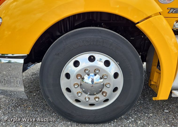 image for item OK9899 2020 Kenworth  T680 semi truck