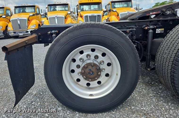 image for item OK9899 2020 Kenworth  T680 semi truck