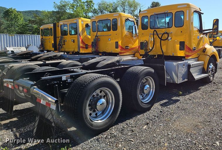 image for item OK9913 2021 Kenworth T680 semi truck