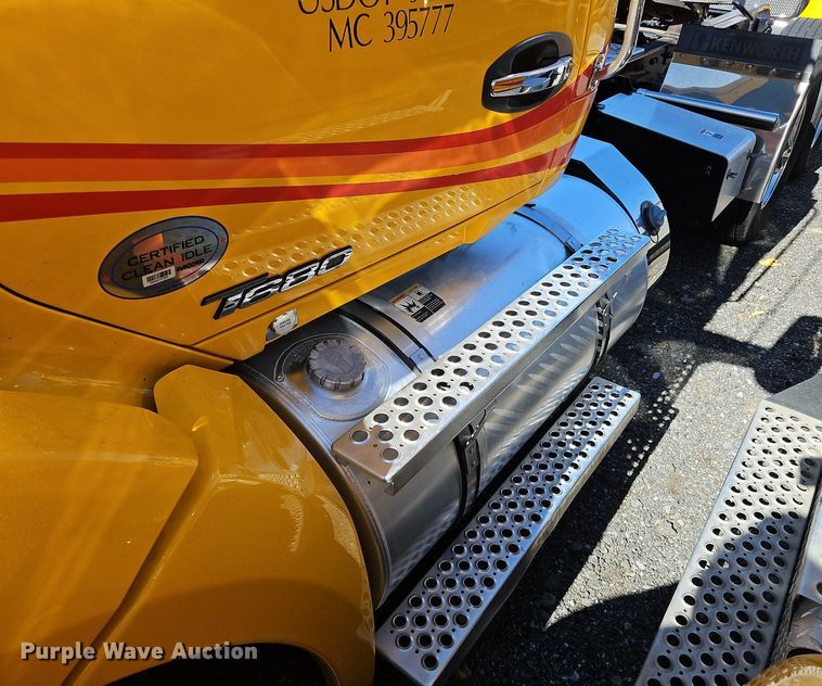 image for item OK9913 2021 Kenworth T680 semi truck