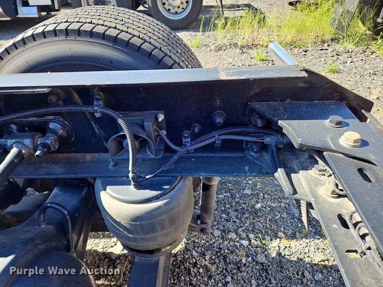 image for item OK9913 2021 Kenworth T680 semi truck