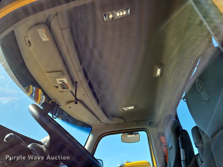 image for item OK9913 2021 Kenworth T680 semi truck