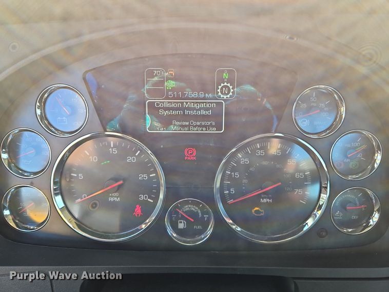 image for item OK9913 2021 Kenworth T680 semi truck