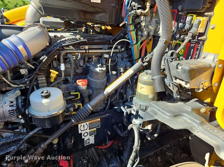 image for item OK9913 2021 Kenworth T680 semi truck