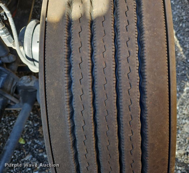 image for item OK9913 2021 Kenworth T680 semi truck