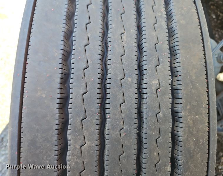 image for item OK9913 2021 Kenworth T680 semi truck