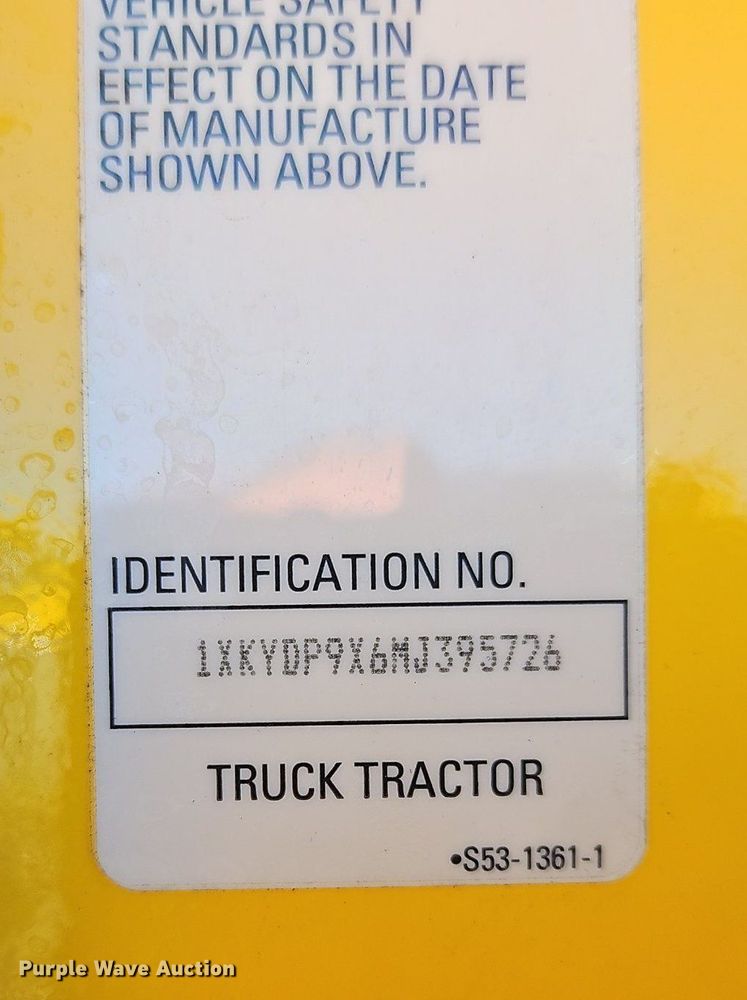 image for item OK9913 2021 Kenworth T680 semi truck