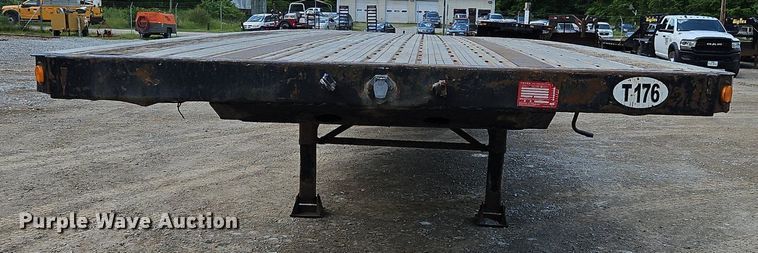 image for item OK9951 2006 Fontaine  flatbed trailer