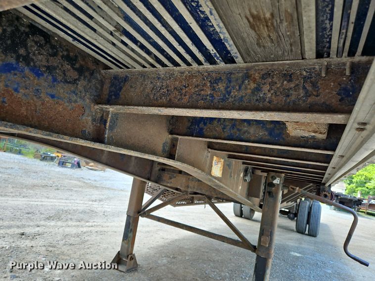 image for item OK9951 2006 Fontaine  flatbed trailer