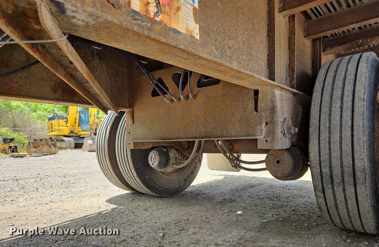 image for item OK9951 2006 Fontaine  flatbed trailer