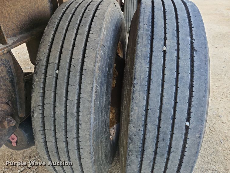 image for item OK9951 2006 Fontaine  flatbed trailer