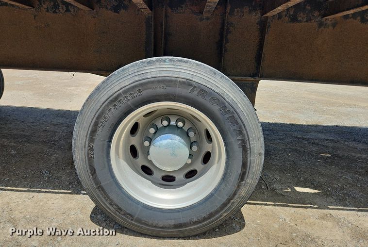 image for item OK9951 2006 Fontaine  flatbed trailer