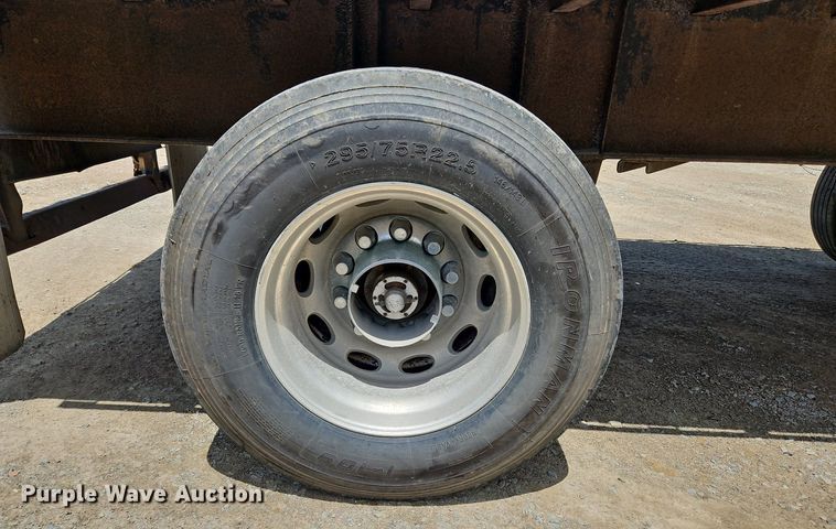 image for item OK9951 2006 Fontaine  flatbed trailer