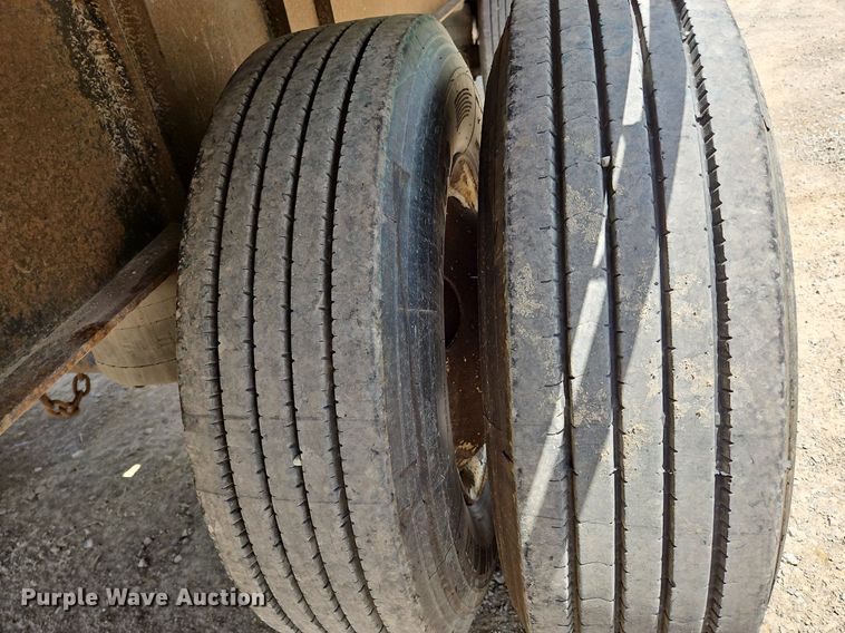 image for item OK9951 2006 Fontaine  flatbed trailer