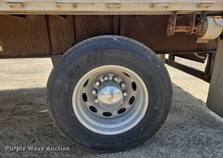 image for item OK9951 2006 Fontaine  flatbed trailer