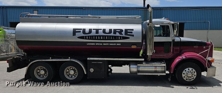 image for item OK9953 2007 Peterbilt  378 tank truck