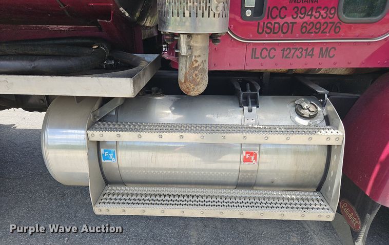 image for item OK9953 2007 Peterbilt  378 tank truck