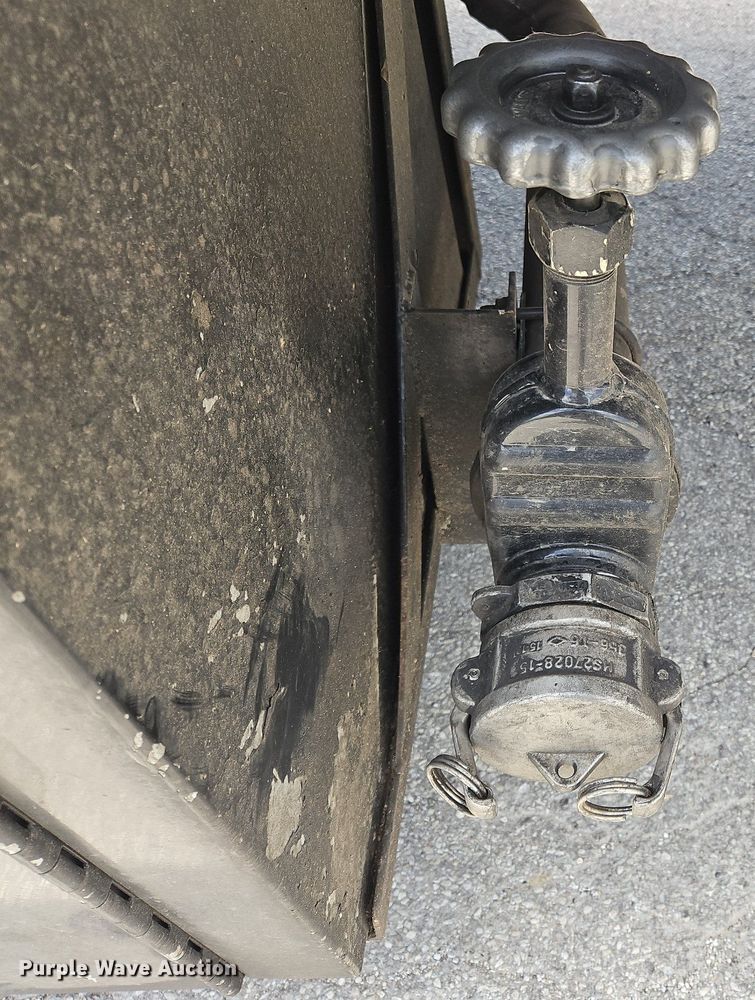 image for item OK9953 2007 Peterbilt  378 tank truck