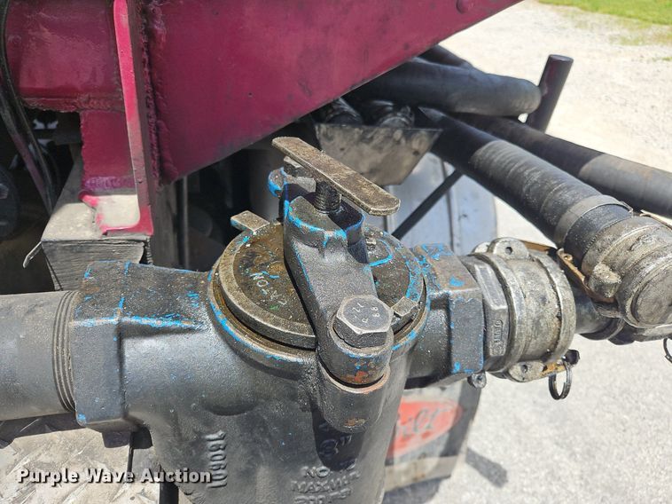 image for item OK9953 2007 Peterbilt  378 tank truck