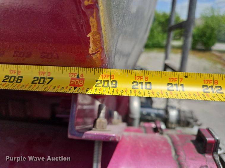 image for item OK9953 2007 Peterbilt  378 tank truck