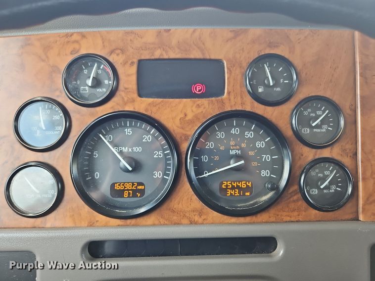 image for item OK9953 2007 Peterbilt  378 tank truck