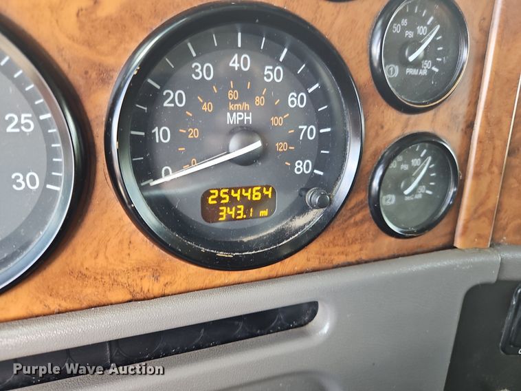 image for item OK9953 2007 Peterbilt  378 tank truck